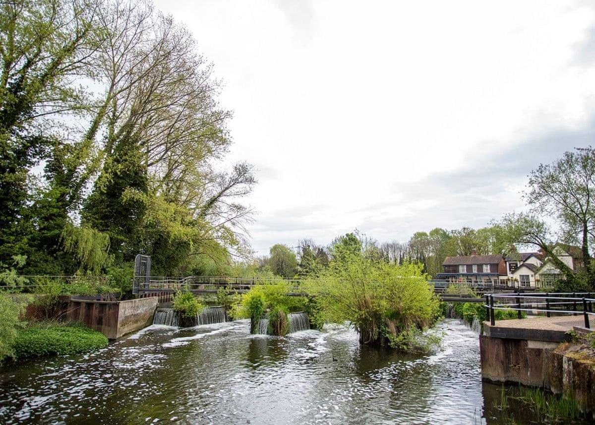 Lee Valley Hotel Hoddesdon Exterior photo